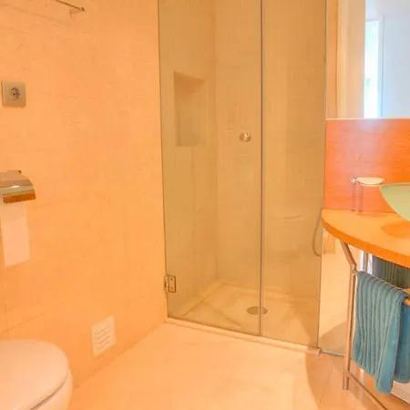 Sleeps 4 Pool Air Con T607810 *